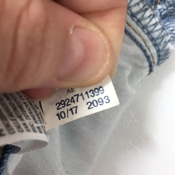 American Eagle Cut Off Mini Jean Skirt Womens 8 Light Wash Button Fly - Picture 10 of 12